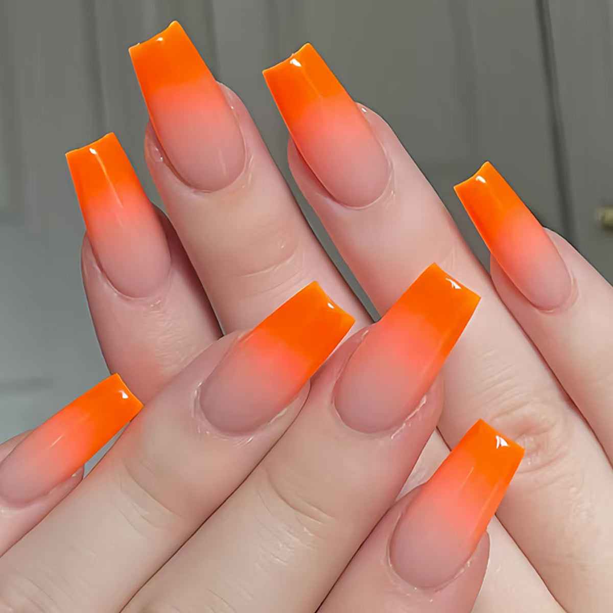 A Set of 24 Orange Gradient French Fake Nails, Perfect for DIY Valentine'S Day Gifts, Featuring Yellow Wearable Nails Suitable for Women And Girls. This Removable Press-On Nail Kit Comes with Jelly Glue And a File.